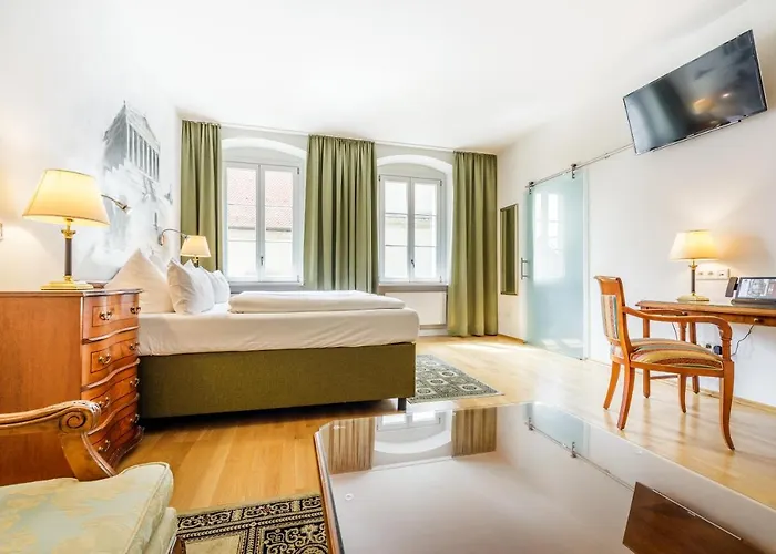 Chin-chin Ehemals Bohemian 4* Řezno