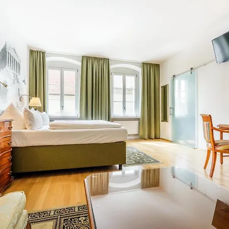 Chin-chin Ehemals Bohemian 4* Регенсбург