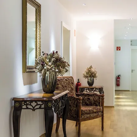 Chin-chin Ehemals Bohemian 4* Regensburg