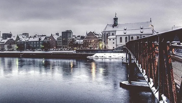 Chin-chin Ehemals Bohemian